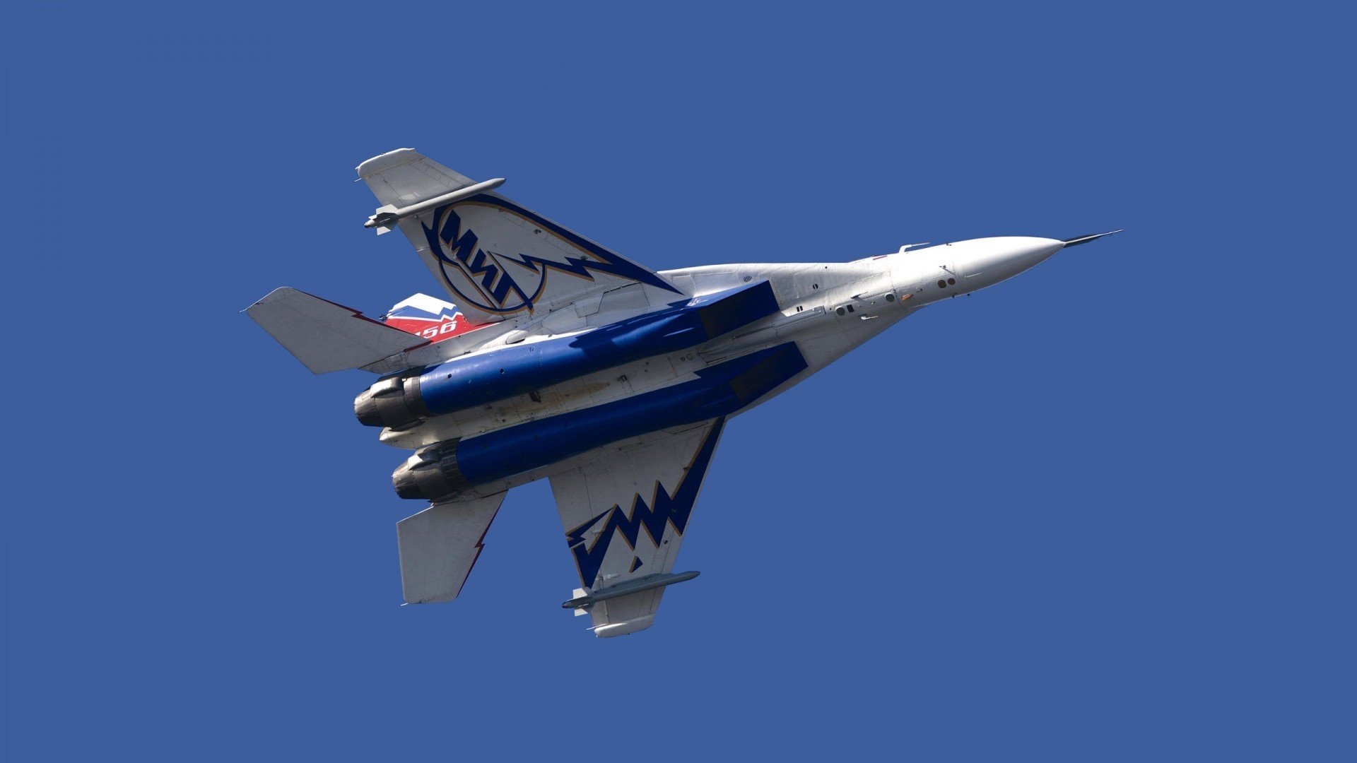 多特蒙德引进新后卫,德甲豪门加强实力,多特蒙德德甲第几