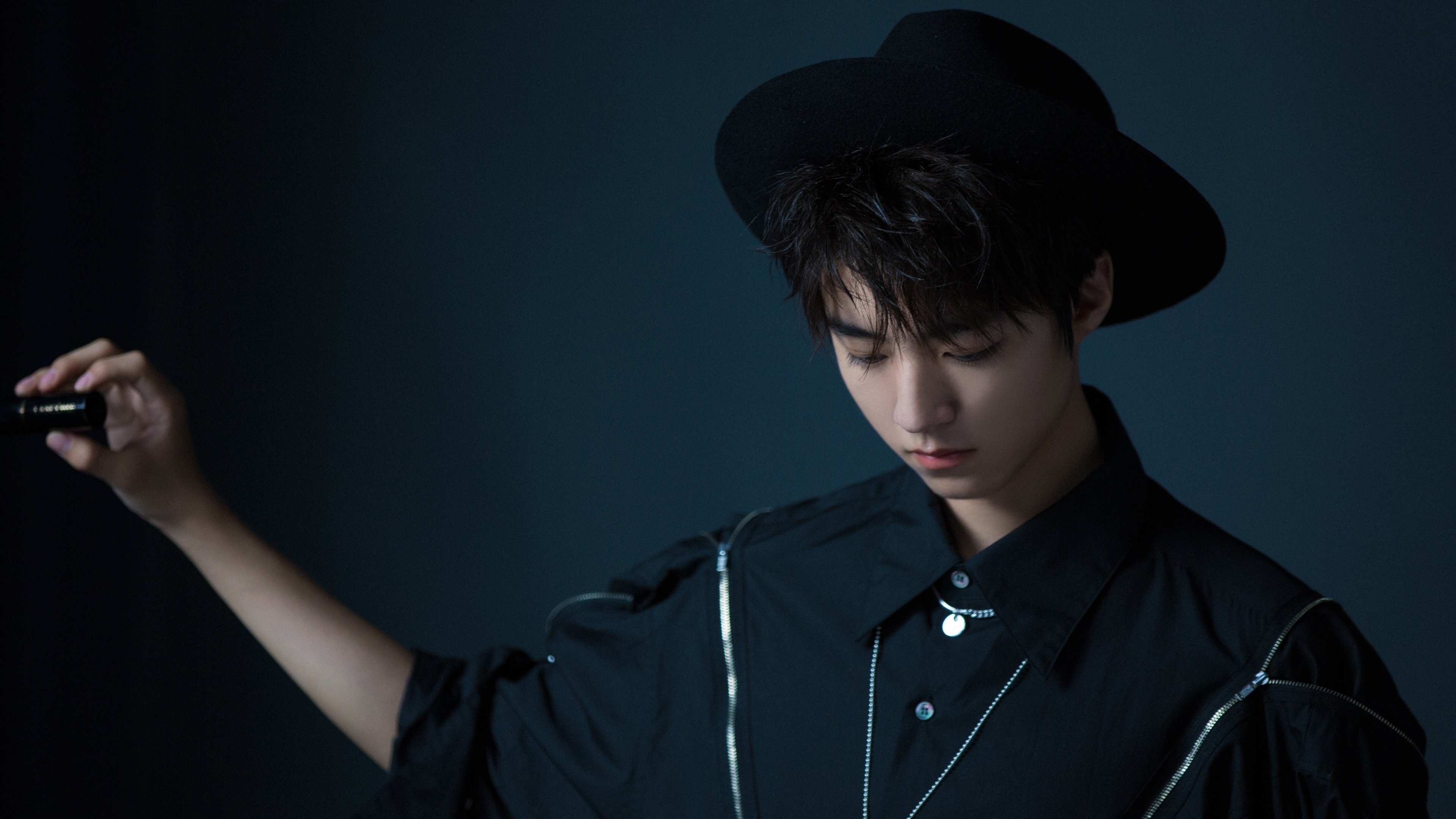 爱游戏下载-纽卡斯尔联主场0-2不敌阿斯顿维拉，争四形势严峻，纽卡斯尔联球场